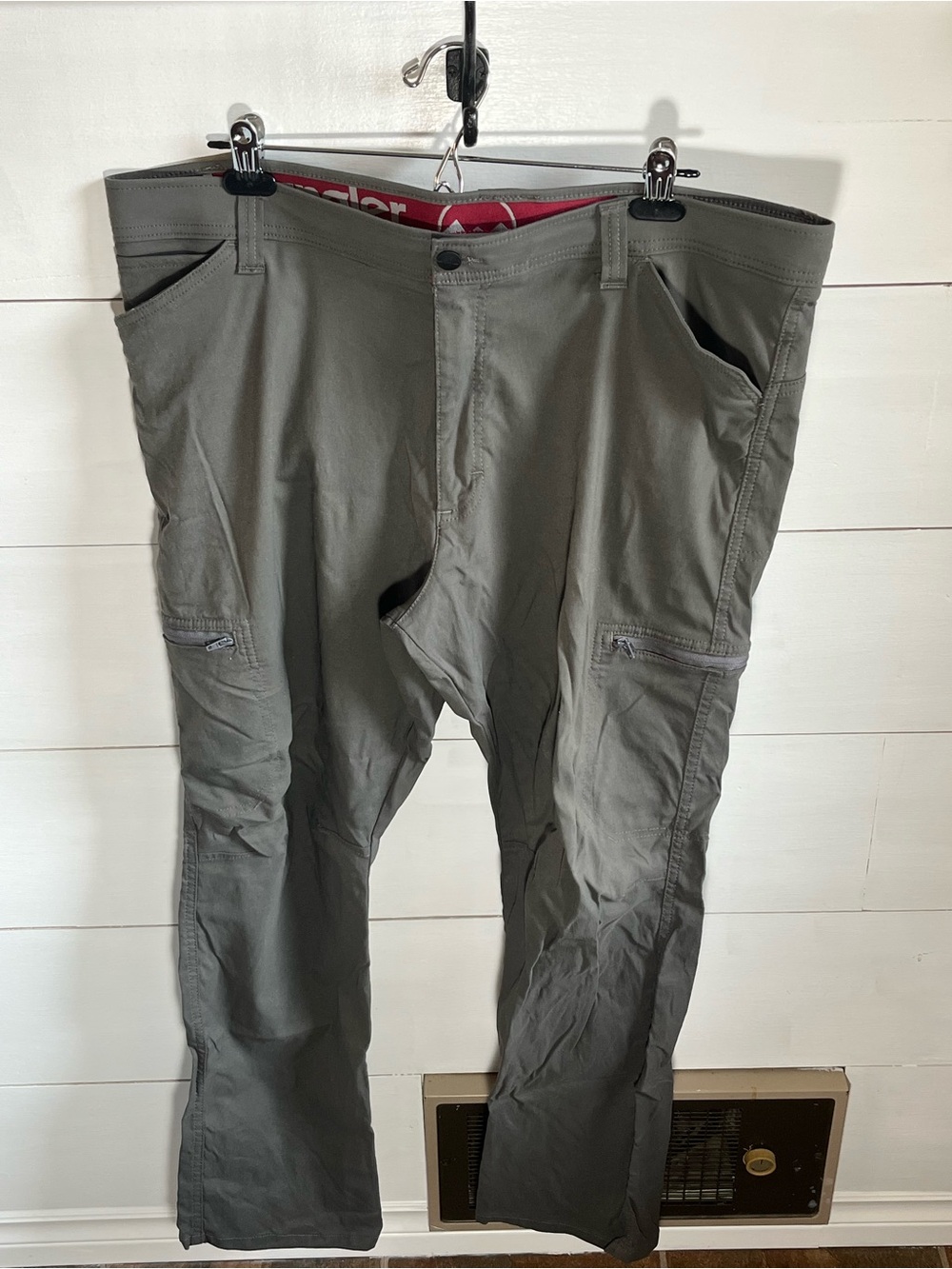 Wrangler Men's Grey Cargo Pants with Utility Pockets